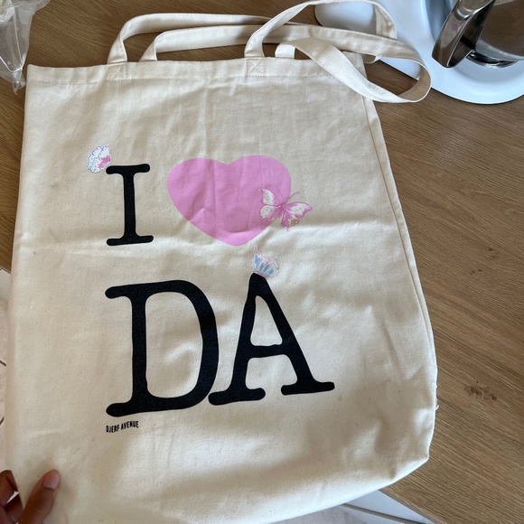 Djerf Avenue NYC Tote - Picture 1 of 1